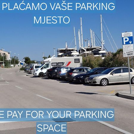 시베니크 Nautica Free Parking 아파트 외부 사진